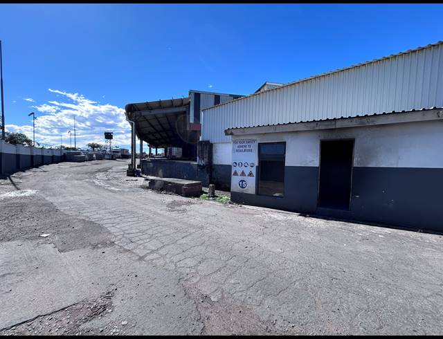 7,618M² WAREHOUSE FOR SALE IN MOBENI